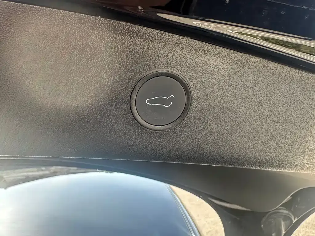 Tesla Model 3 — фото 5