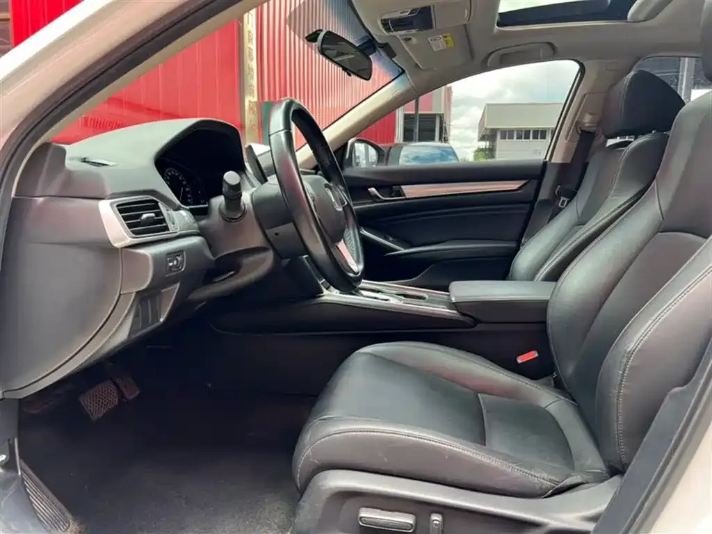 Honda Accord — фото 4