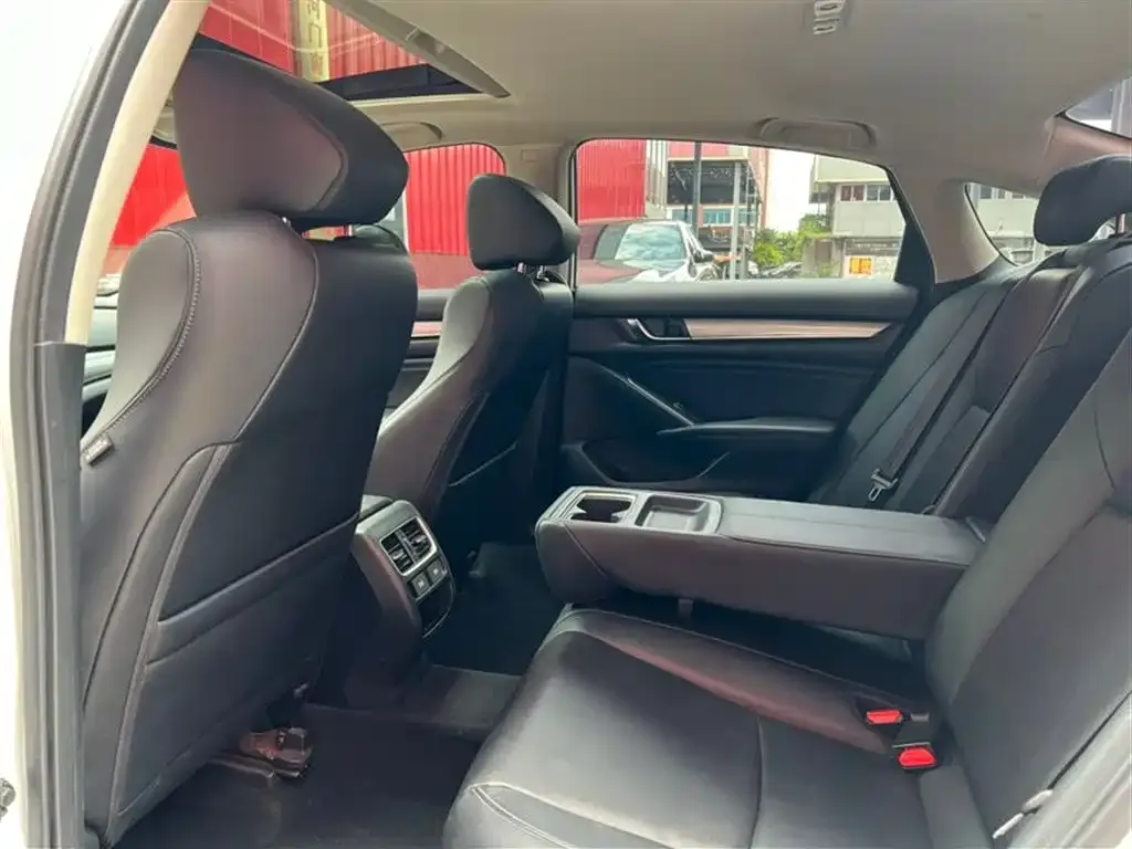 Honda Accord — фото 5