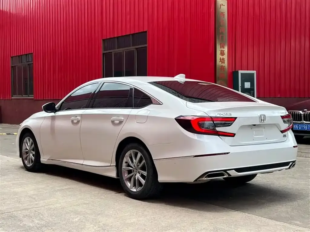 Honda Accord — фото 7