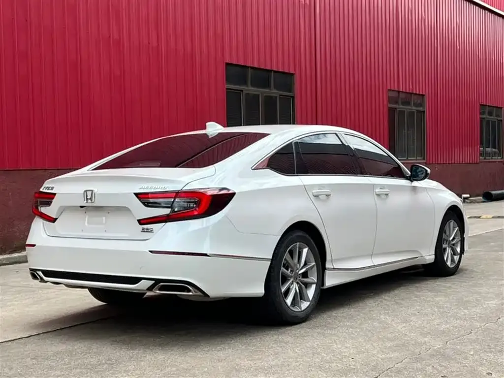Honda Accord — фото 9