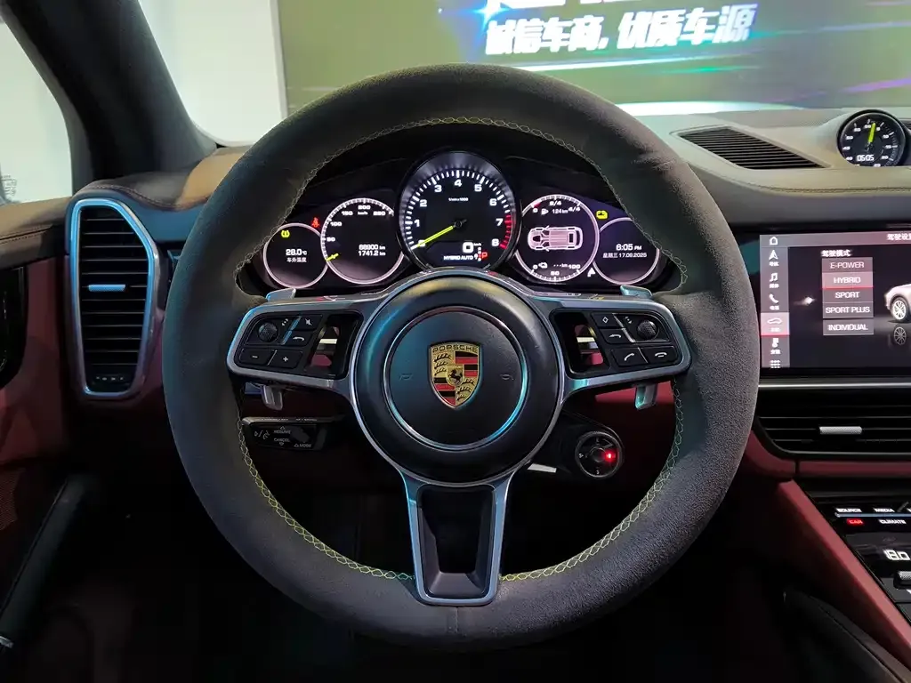 Porsche Cayenne Hybrid — фото 8