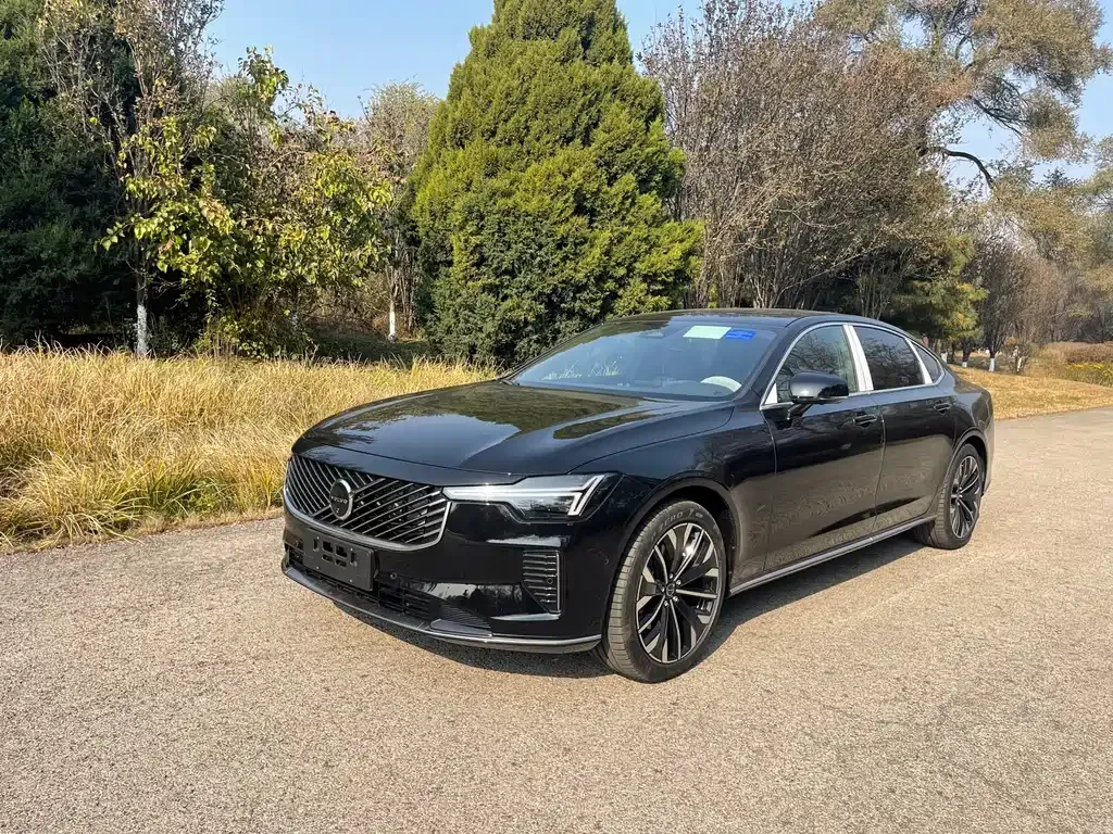 Volvo S90 2025 из CN, фото 1