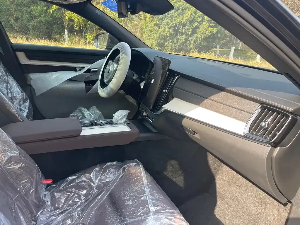 Volvo S90 2025 из CN, фото 10