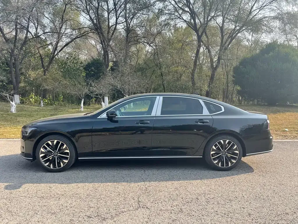 Volvo S90 2025 из CN, фото 3