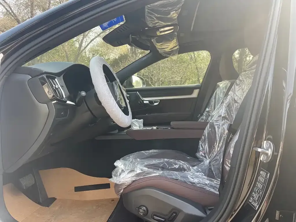 Volvo S90 2025 из CN, фото 5