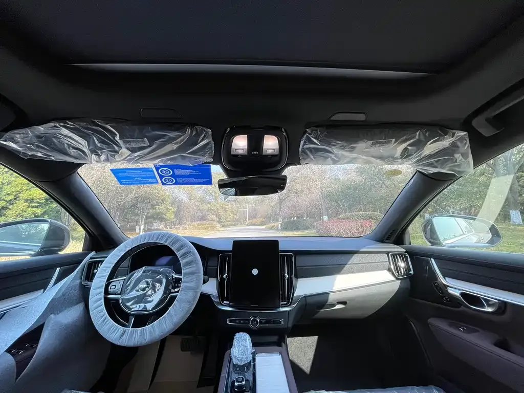 Volvo S90 2025 из CN, фото 6
