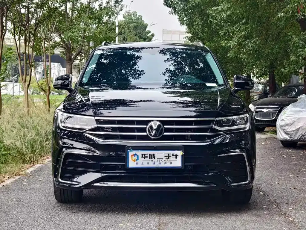 Volkswagen Tiguan L — фото 3