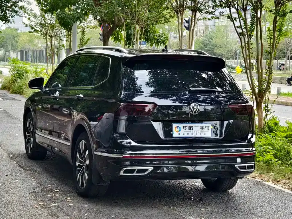 Volkswagen Tiguan L — фото 7