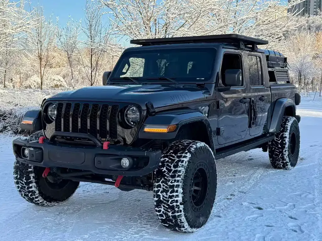 Jeep Gladiator — фото 1
