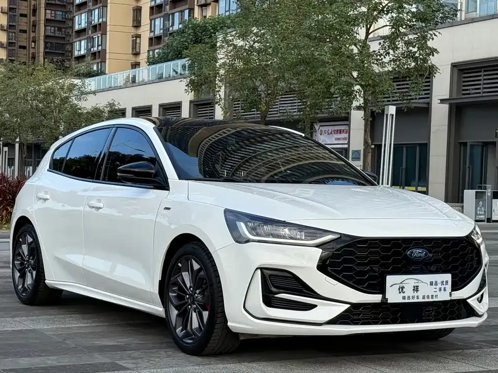 Ford Focus 2023 из CN, фото 3