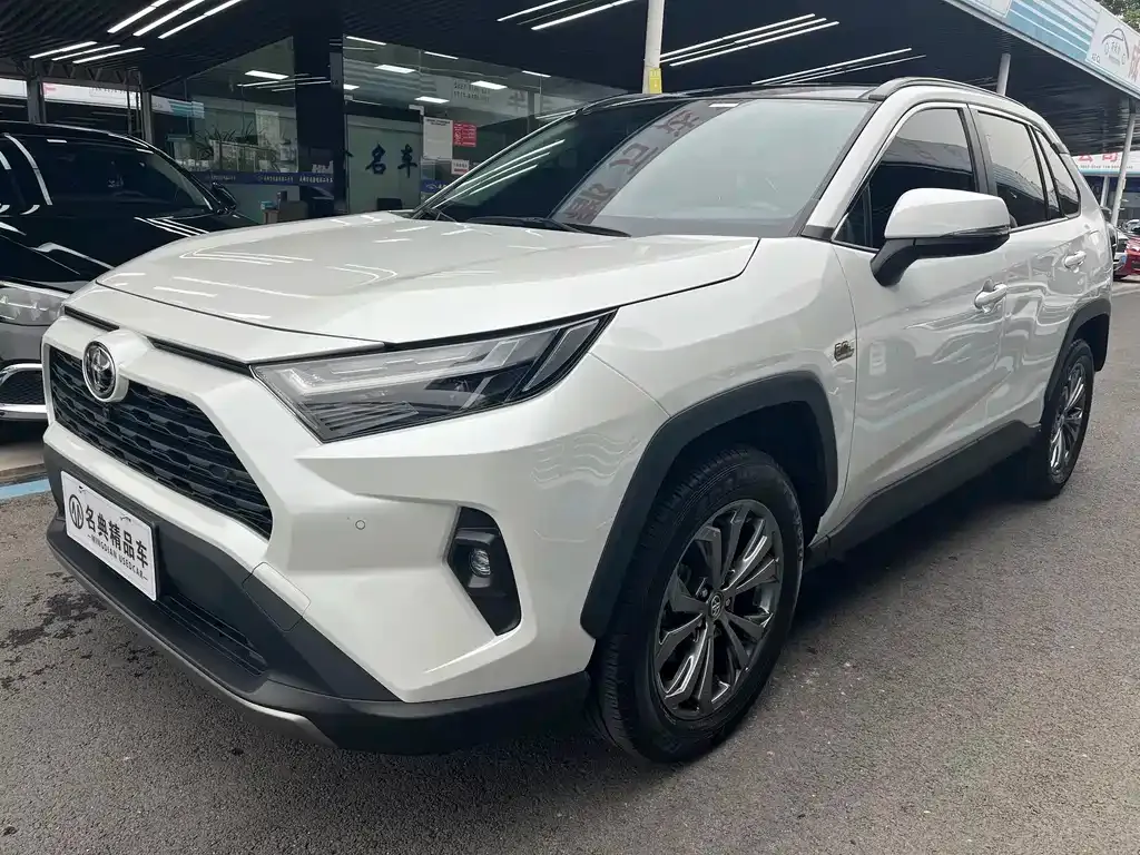 Toyota RAV4 2023 из CN, фото 1