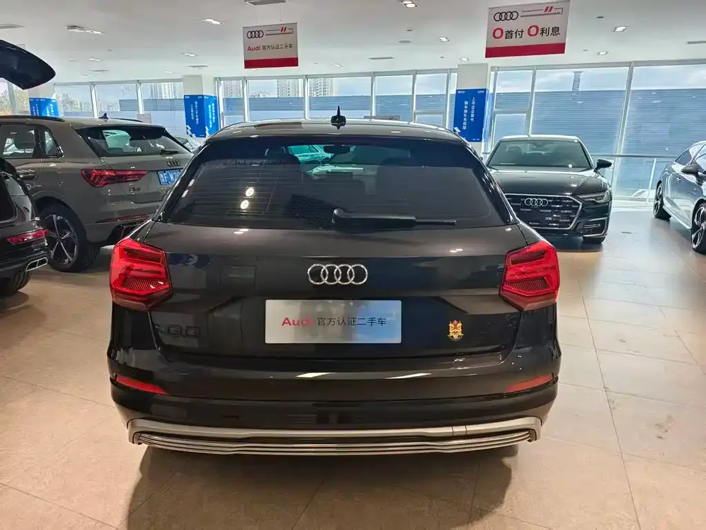Audi Q2L e-tron — фото 4