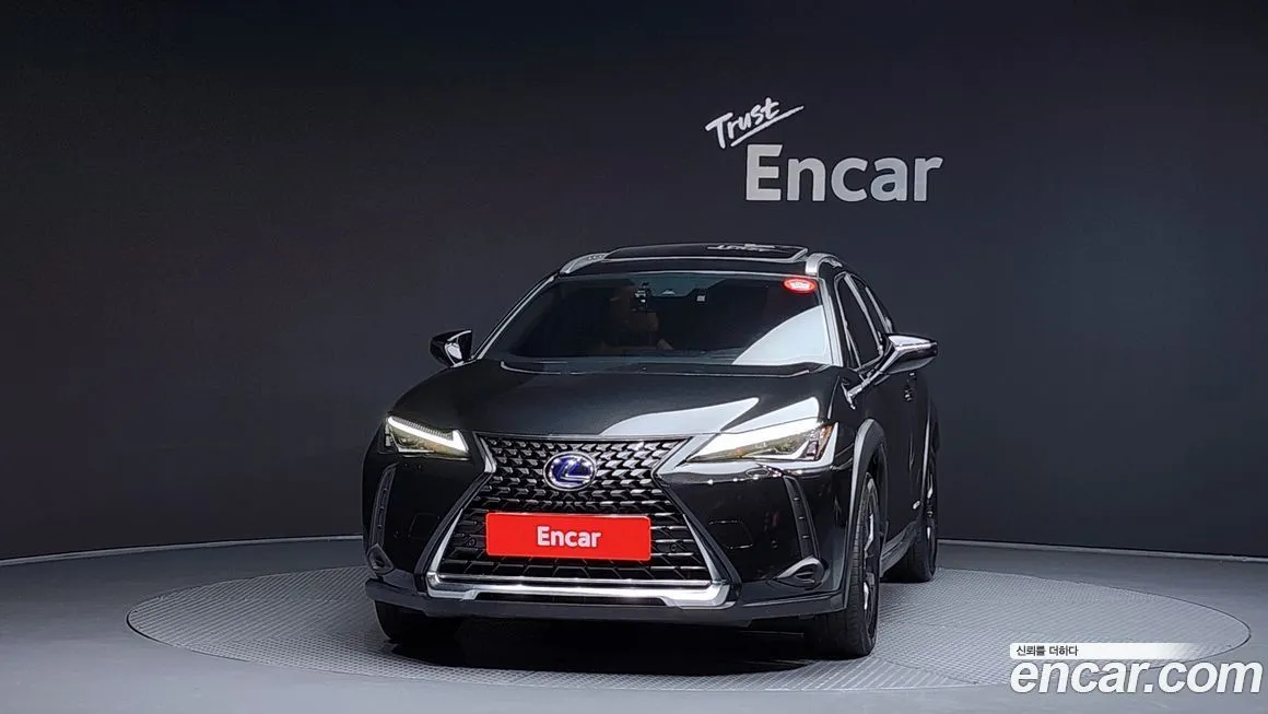 Lexus UX — фото 3