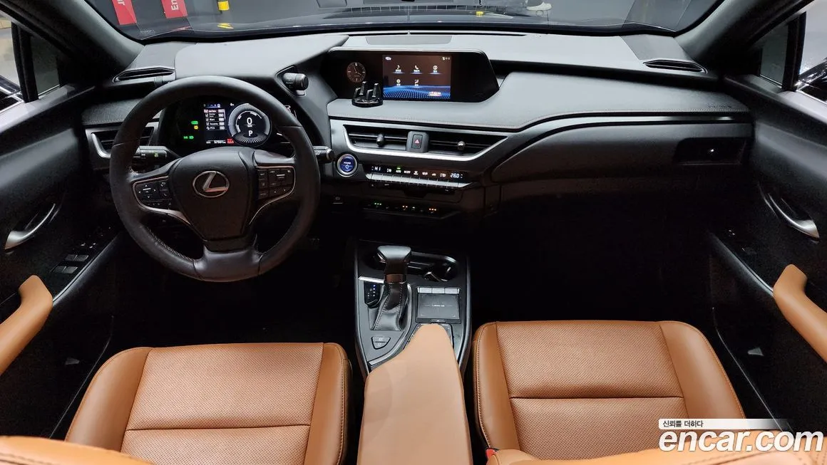 Lexus UX — фото 7