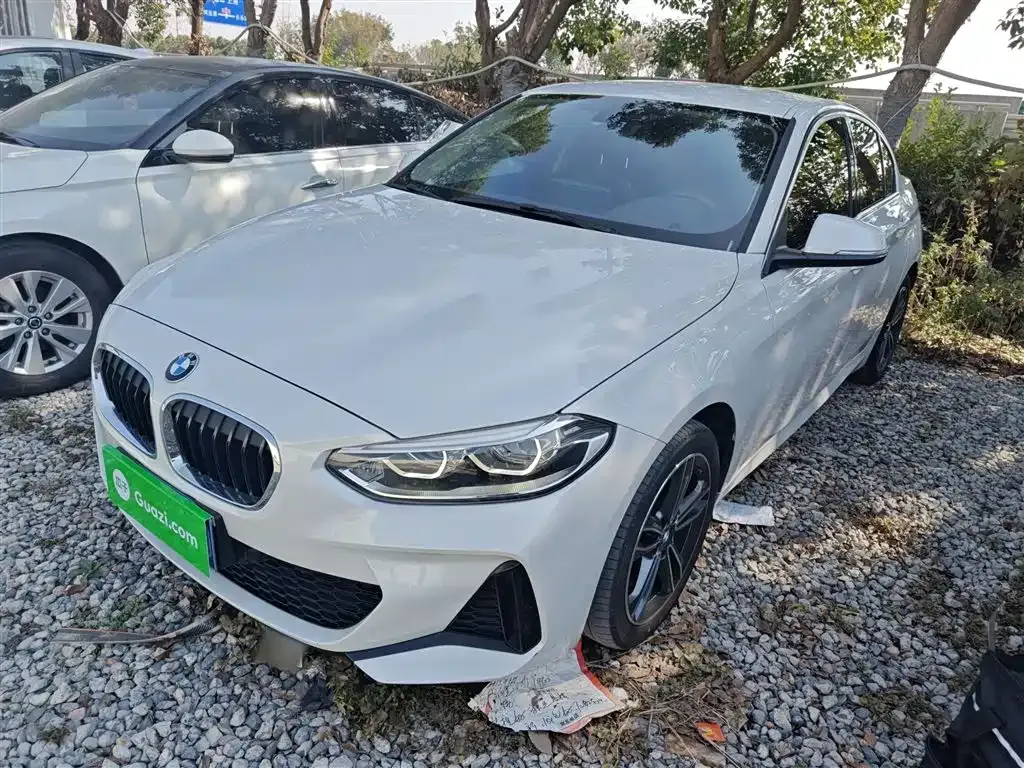 BMW 1 Series 2023 из CN, фото 1