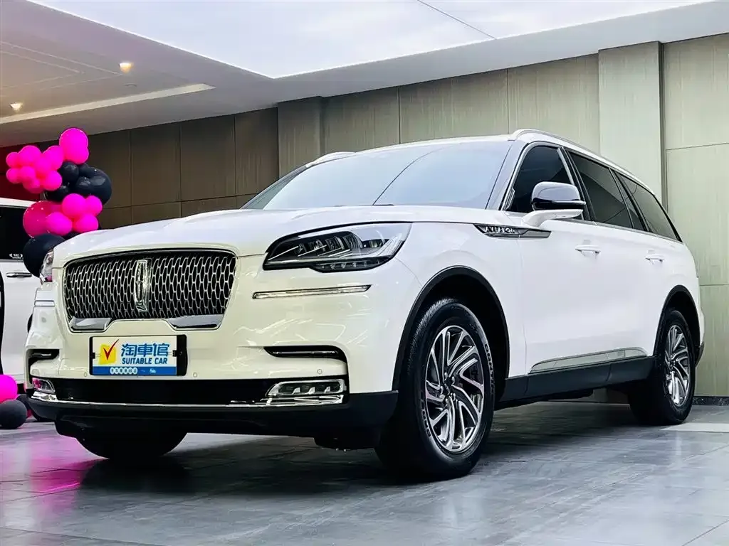 Lincoln Aviator 2023 из CN, фото 1