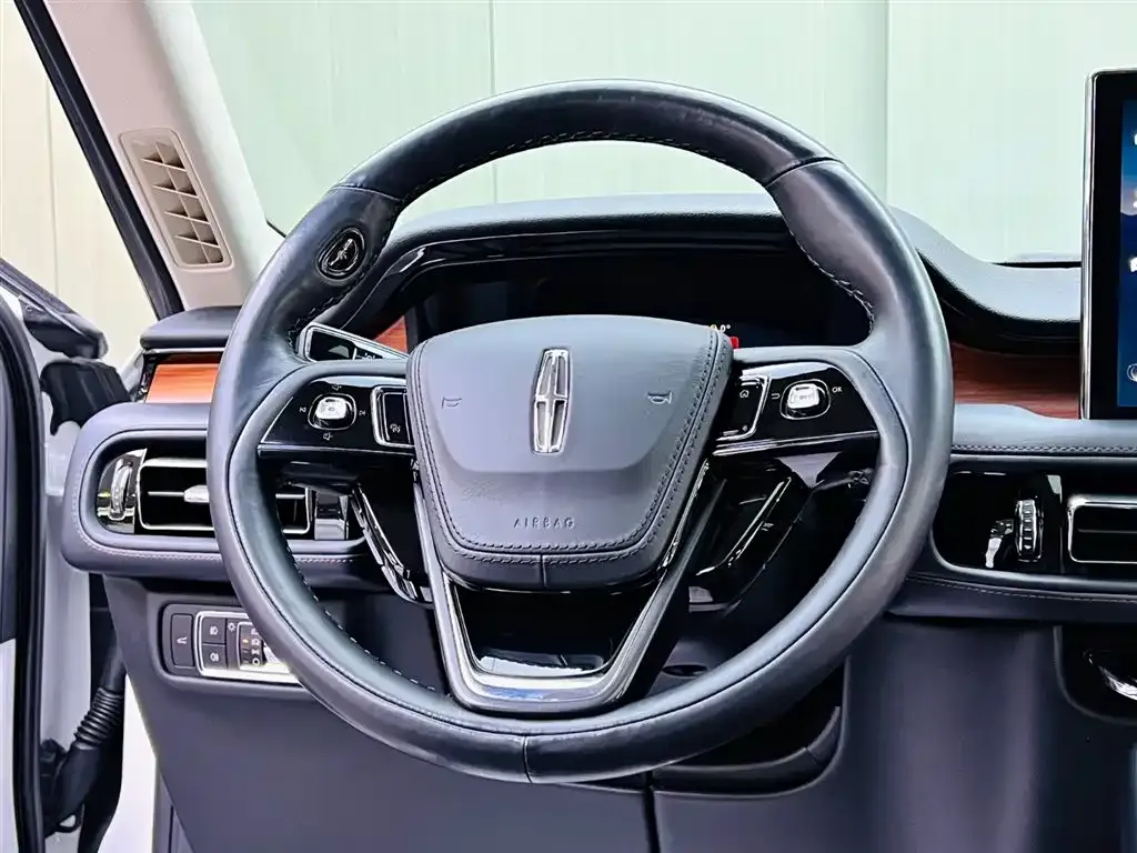Lincoln Aviator 2023 из CN, фото 10