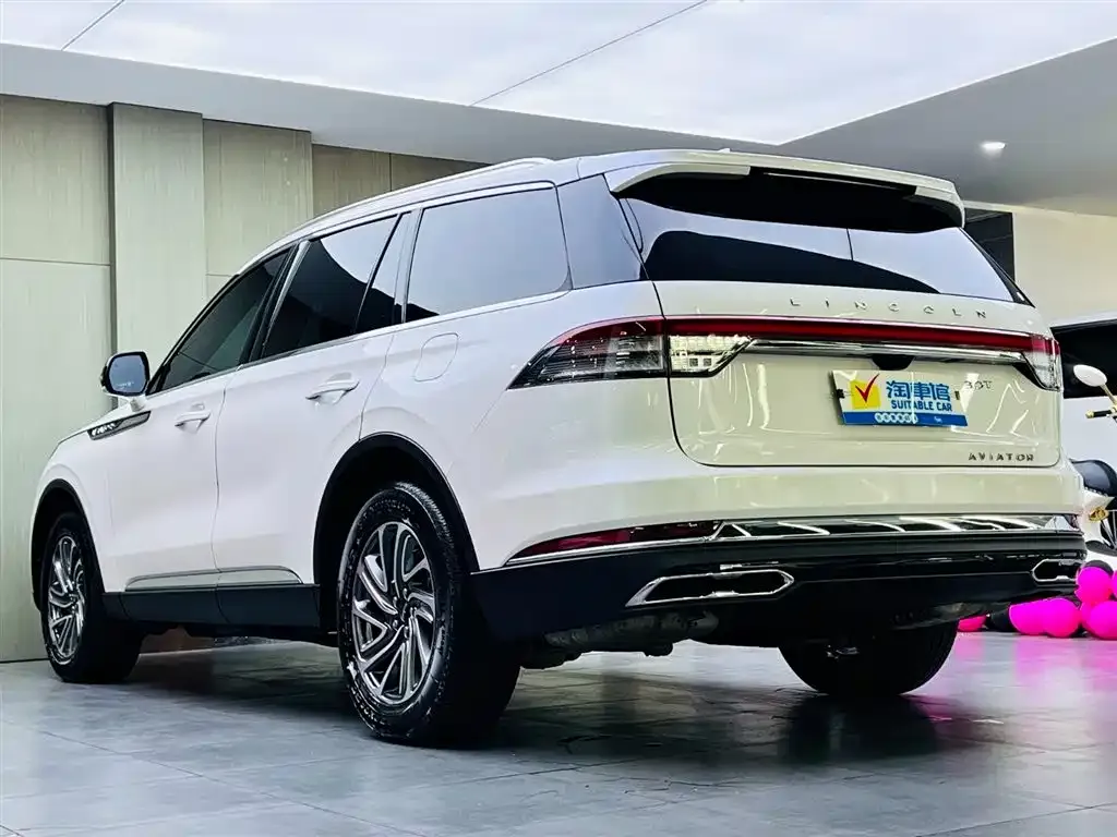 Lincoln Aviator 2023 из CN, фото 6