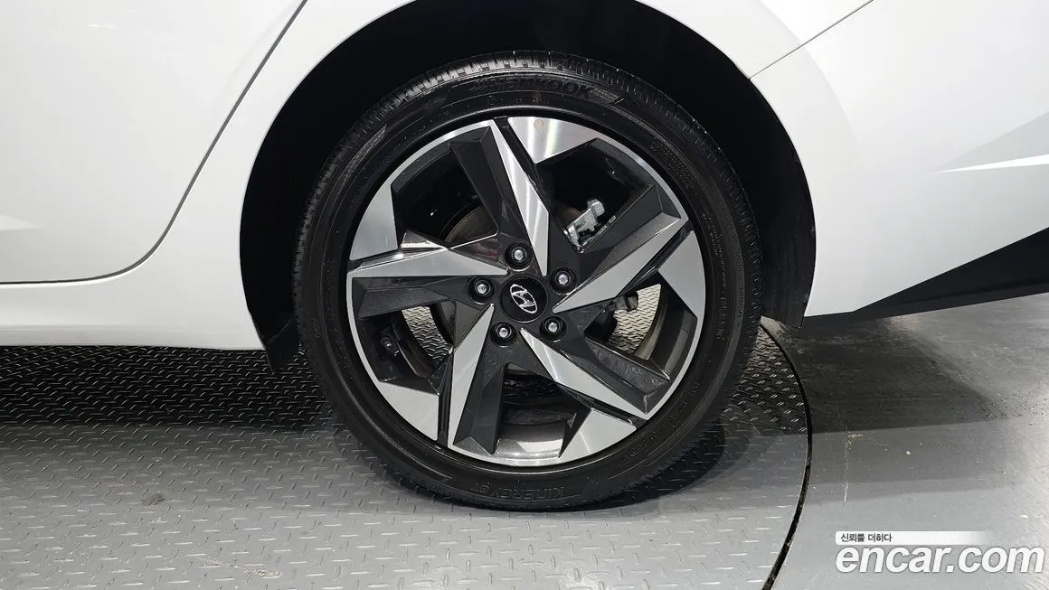 Hyundai AVANTE — фото 5