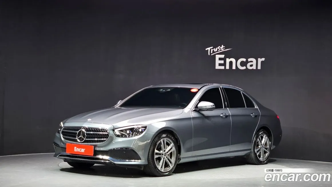 Mercedes-Benz E-Class — фото 1