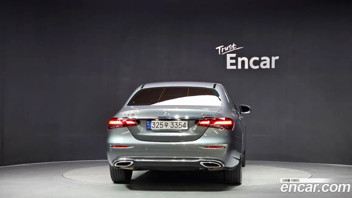 Mercedes-Benz E-Class — фото 4