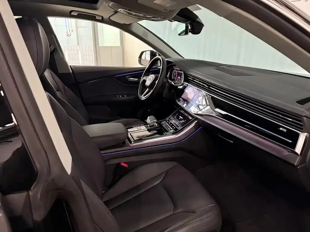 Audi Q8 2023 из CN, фото 8