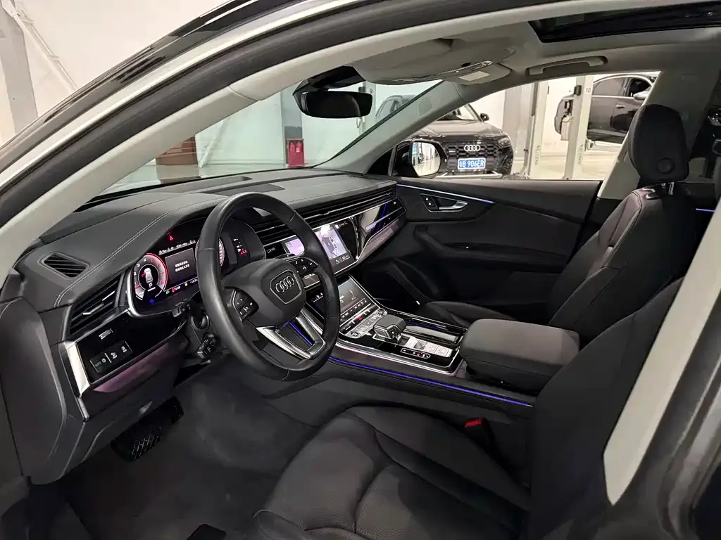 Audi Q8 2023 из CN, фото 9