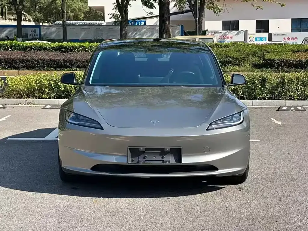 Tesla Model 3 2024 из CN, фото 2
