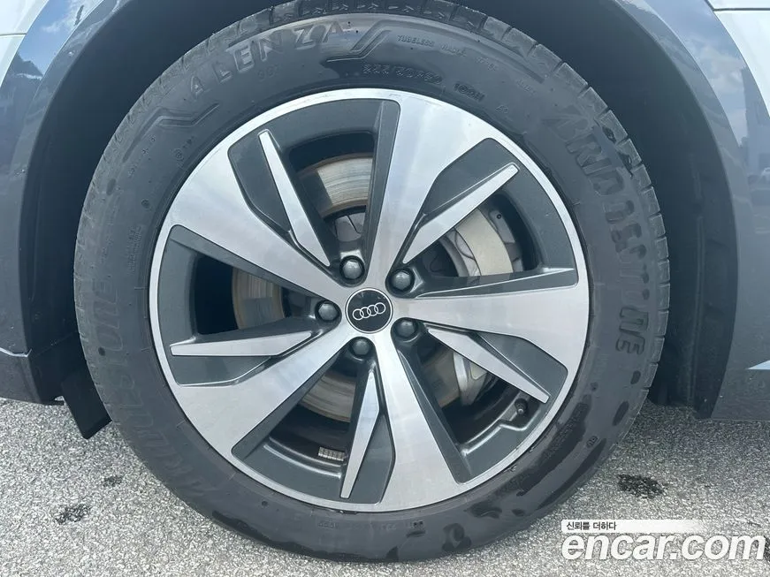 Audi Q8 e-tron 2024 из KR, фото 5