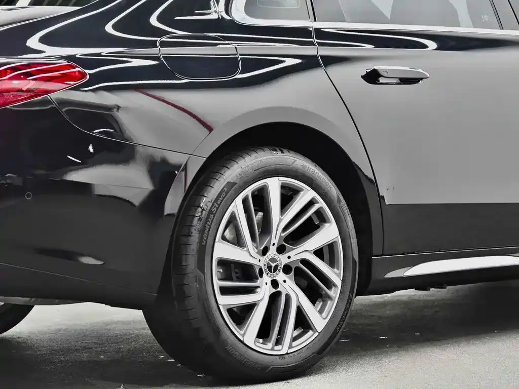 Mercedes-Benz E-Class 2024 из CN, фото 4