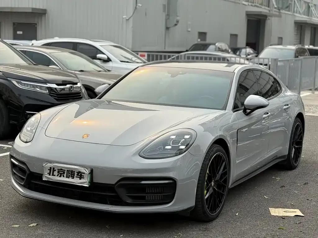 Porsche Panamera Hybrid — фото 1