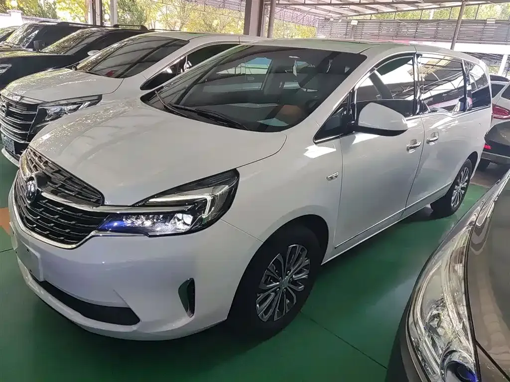 Buick GL8 2022 из CN, фото 1