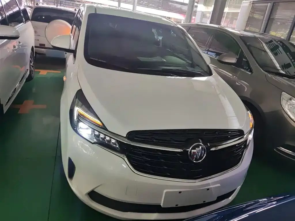 Buick GL8 2022 из CN, фото 3