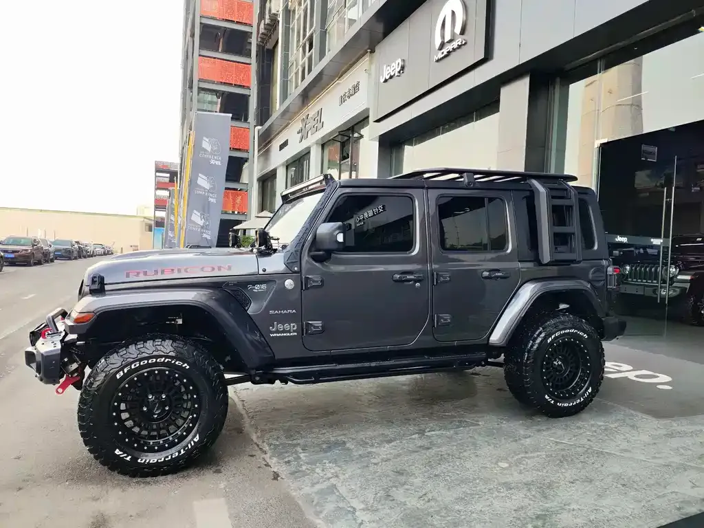 Jeep Wrangler 2024 из CN, фото 4