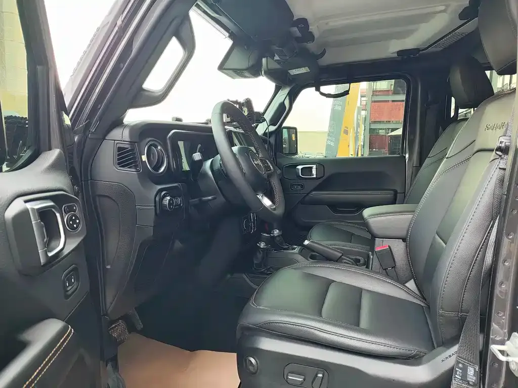Jeep Wrangler 2024 из CN, фото 5