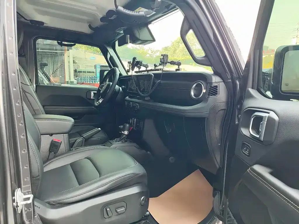 Jeep Wrangler 2024 из CN, фото 7