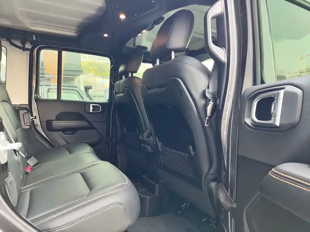 Jeep Wrangler 2024 из CN, фото 8