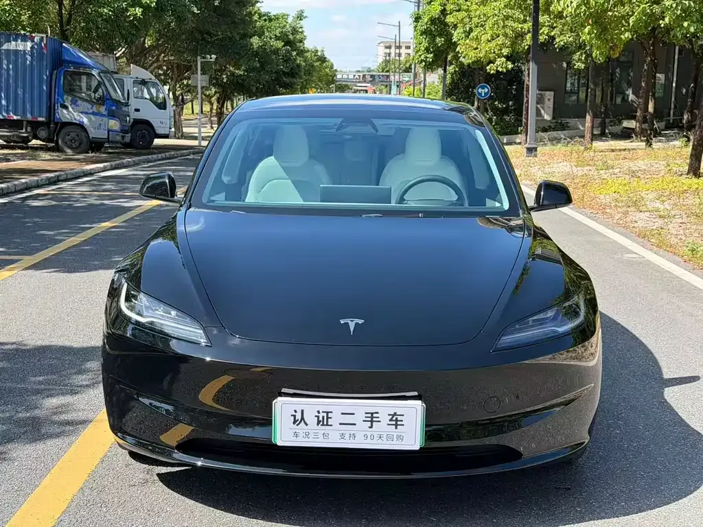 Tesla Model 3 — фото 2
