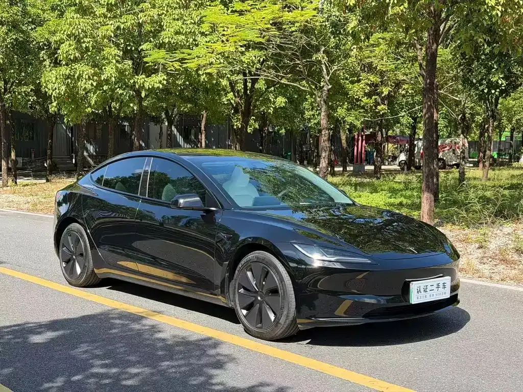 Tesla Model 3 — фото 3