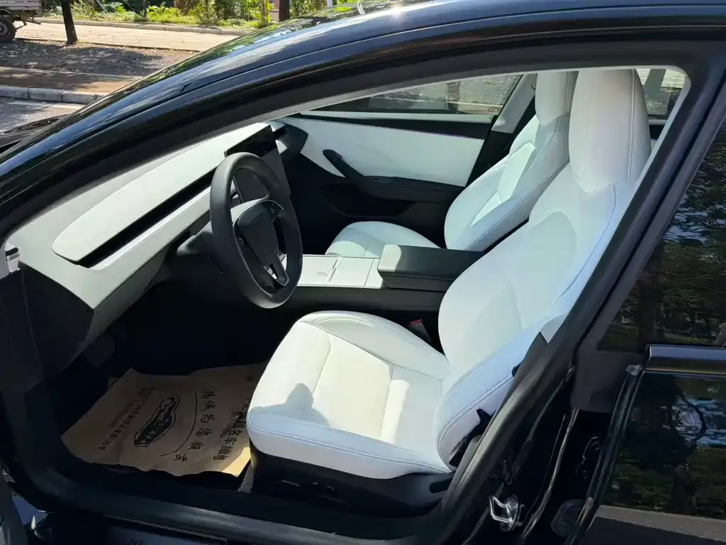 Tesla Model 3 — фото 4