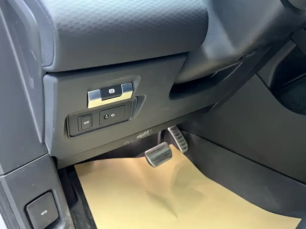 Land Rover Evoque 2023 из CN, фото 5