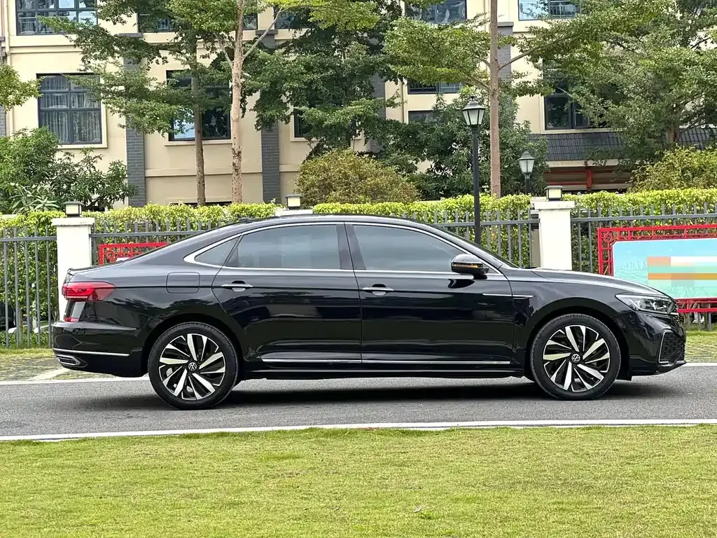 Volkswagen Passat — фото 3