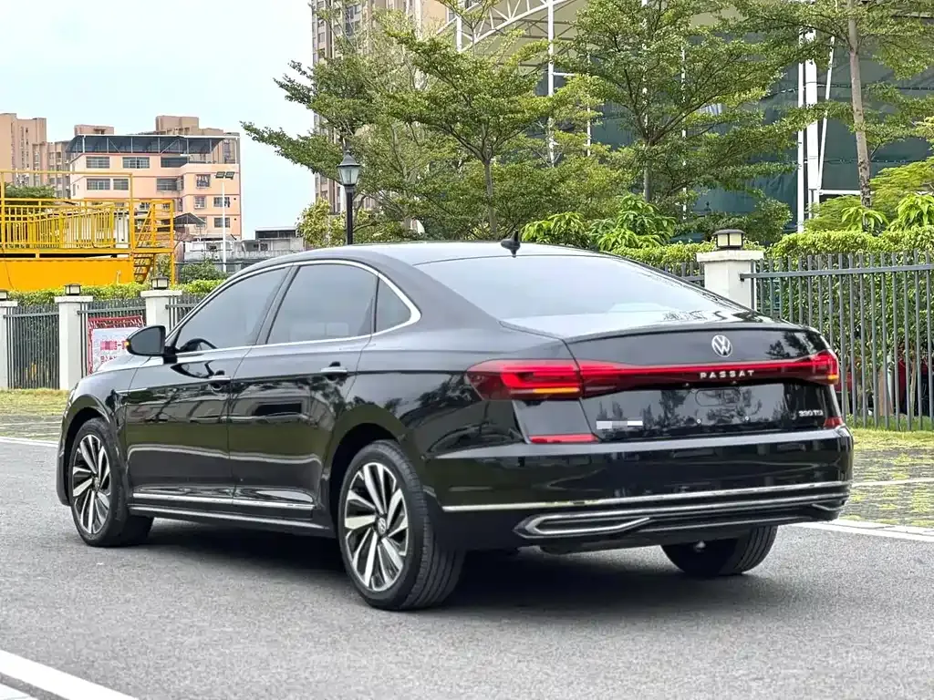 Volkswagen Passat — фото 4
