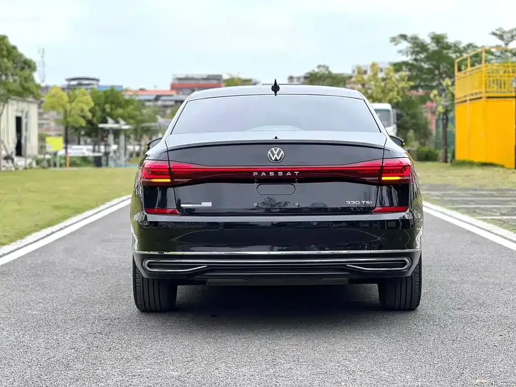 Volkswagen Passat — фото 6