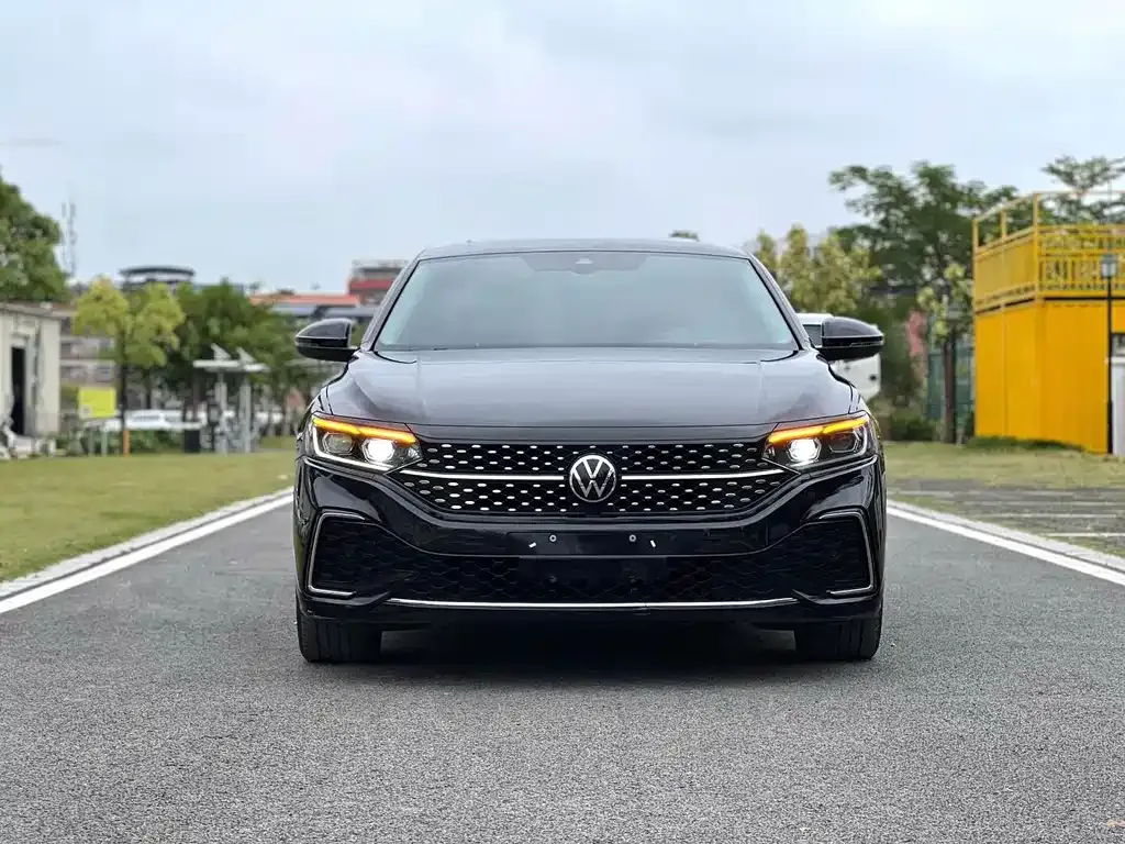 Volkswagen Passat — фото 9