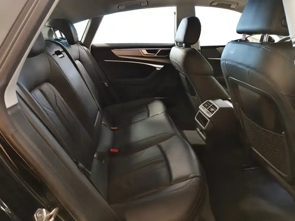 Audi A7 2023 из CN, фото 8