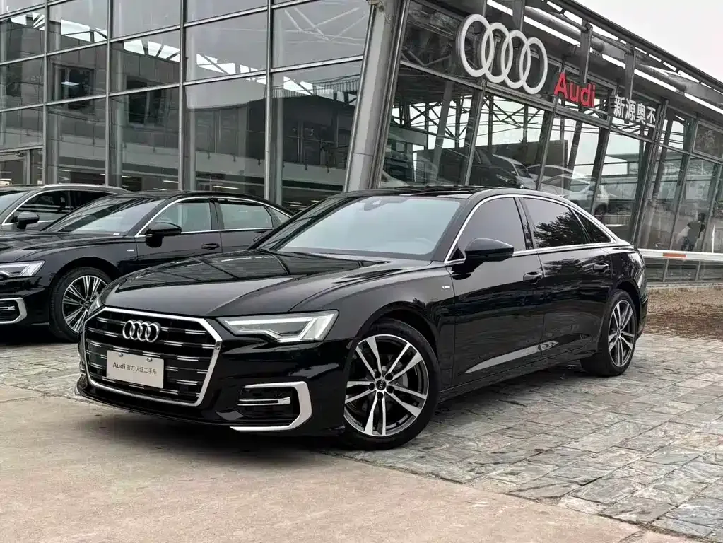 Audi A6L — фото 1