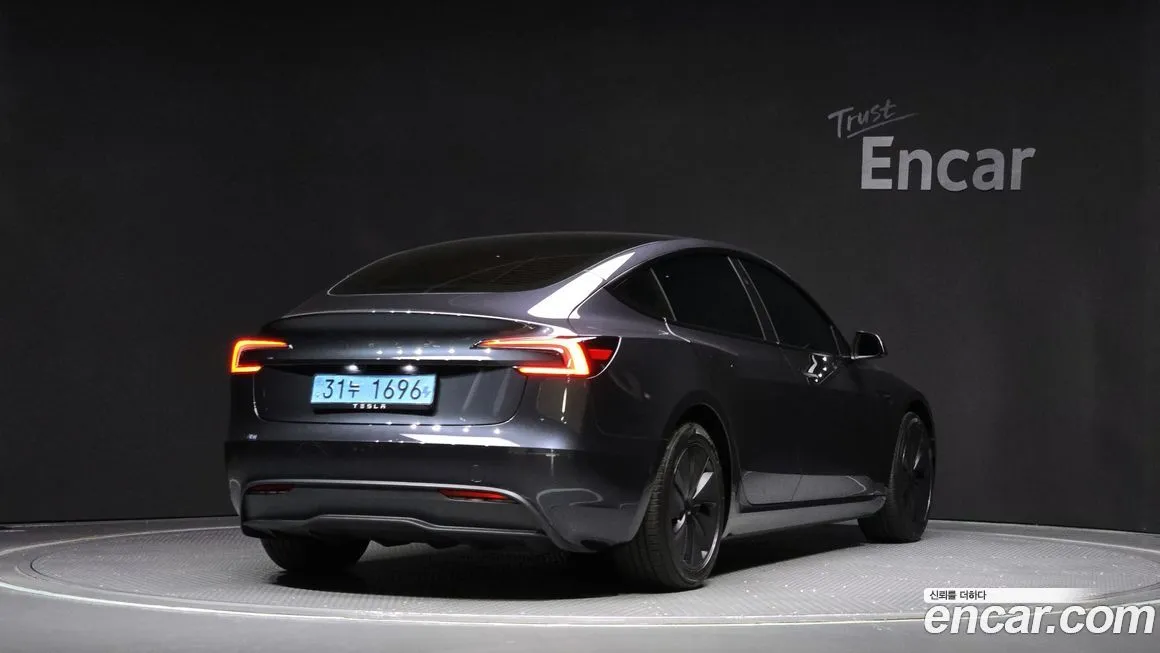 Tesla Model 3 2025 из KR, фото 2
