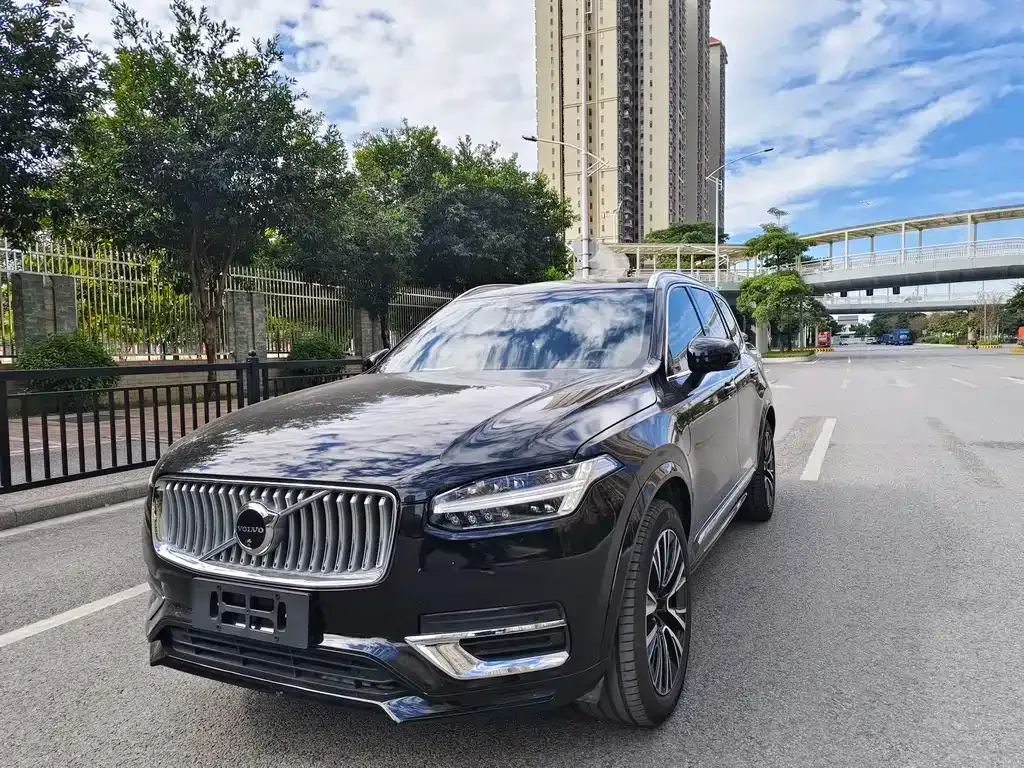 Volvo XC90 PHEV — фото 1